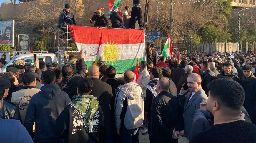 الآلاف من أهالي كركوك والسليمانية يؤكدون دعمهم لمقاومة روج آفا
