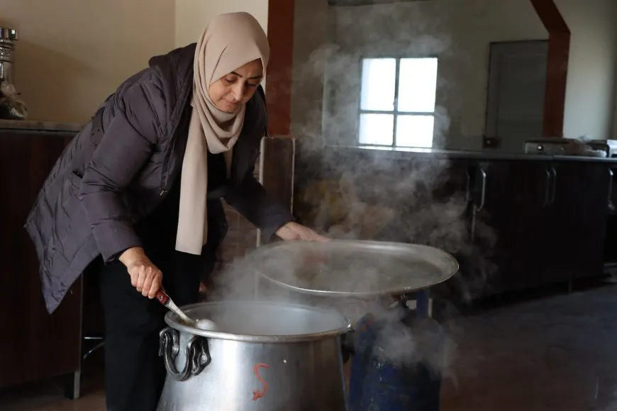 استمرار الجهود الإنسانية لإغاثة المهجّرين في ديرك وقامشلو