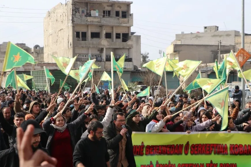 حشود غفيرة في كوباني: سنقاوم بروح عام 2014