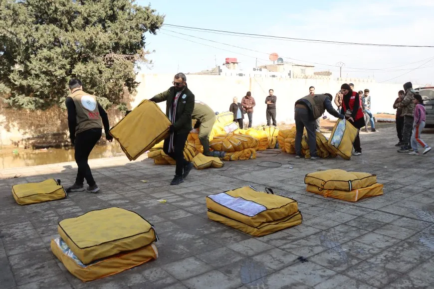 مساعدات إنسانية واسعة للمهجّرين في مقاطعة الجزيرة بدعم من منظمات كردستانية وأوروبية