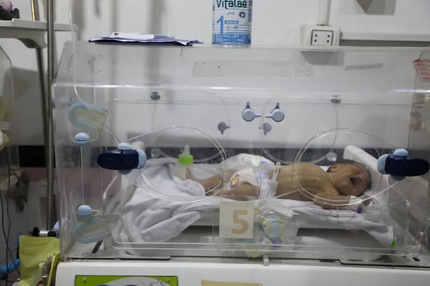 أطفال الحواضن بكوباني يواجهون الموت في ظل انقطاع الأوكسجين والكهرباء