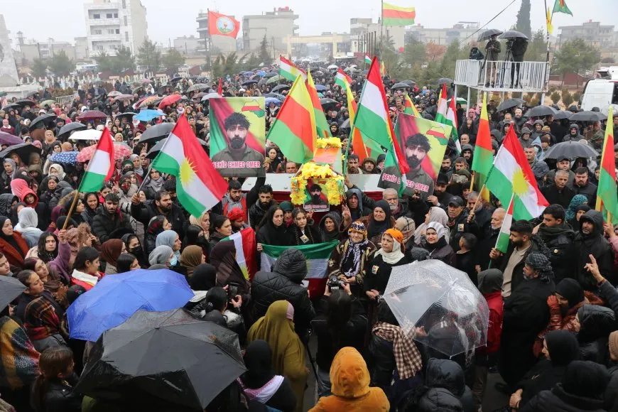 آلاف الكردستانيين في روج آفا يودّعون شهيد جنوب كردستان أحمد عمر