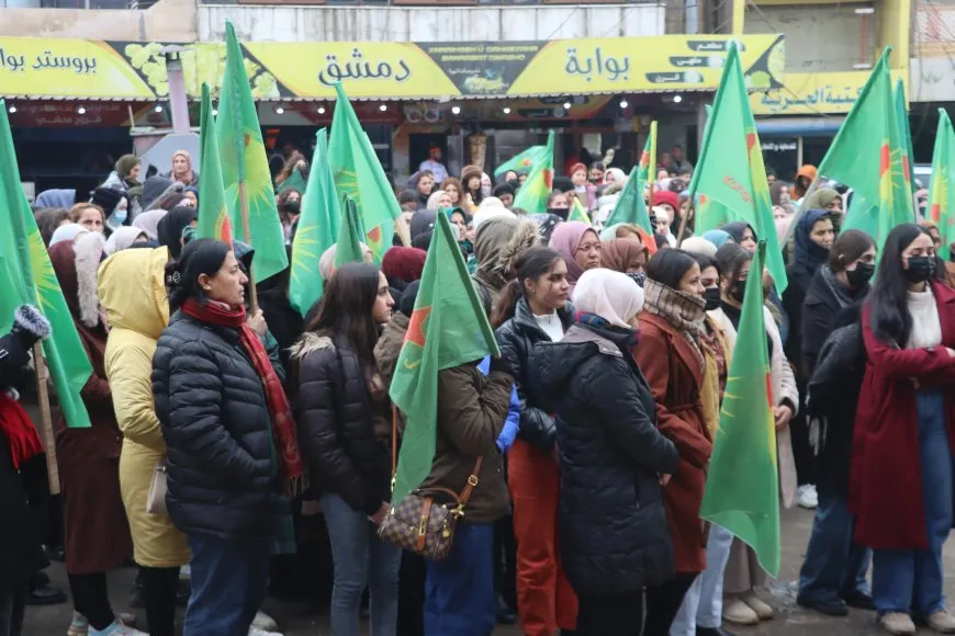وقفتان تضامنيتان لمؤتمر ستار دعماً للمسيرة الدولية "النساء يحمين روج آفا"