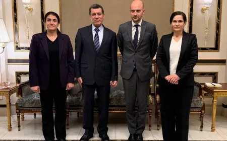 قيادات روج آفا تجتمع مع وزير الخارجية الفرنسي