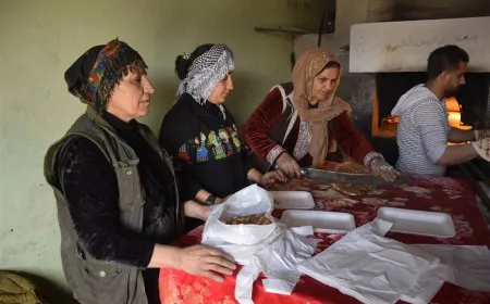 حين تتحول الأمهات إلى خط دعم للمقاومة في روج آفا