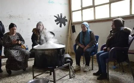 من قلب مدرسة في تل تمر.. مبادرة تعزّز معنويات المقاتلين والمقاتلات