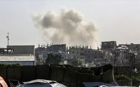 مقتل 12 شخصاً وإصابة آخرين في غارات إسرائيلية على قطاع غزة