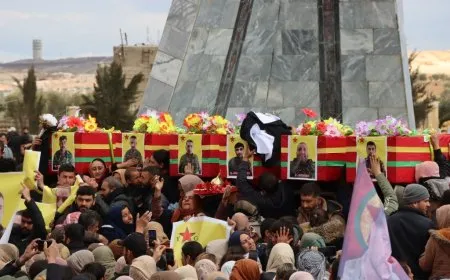 مراسم تشييع لـ 7 شهداء في كوباني