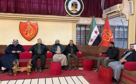 قيادة قوى الأمن الداخلي تلتقي مع شيخ قبيلة شمر والقائد العسكري لقوات الصناديد