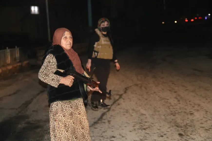 برودة الطقس لا تمنع أهالي روج آفا من حماية مناطقهم