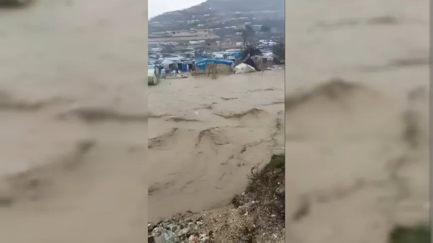 السيول تغمر مخيم خربة الجوز بريف إدلب