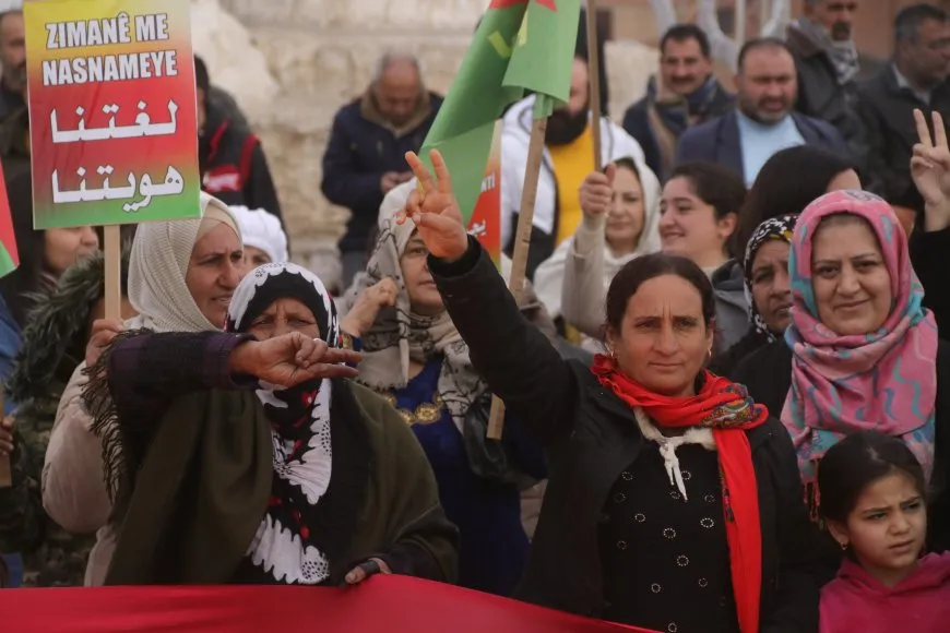 آلاف الحناجر في الجزيرة تهتف: تحيا مقاومة روج آفا