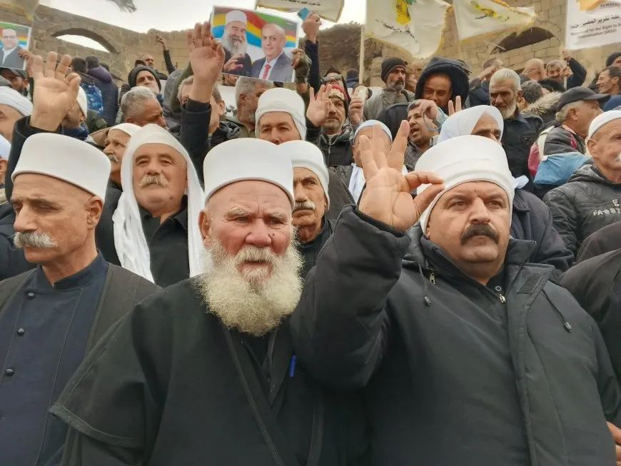 مظاهرة حاشدة في السويداء تطالب بعودة المخطوفين وحق تقرير المصير