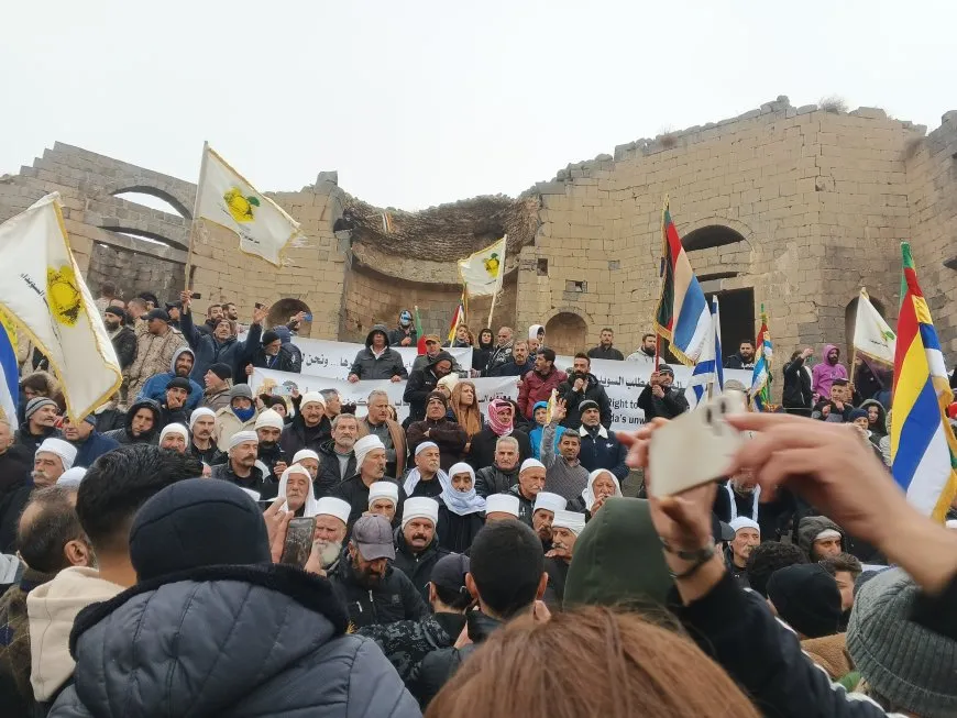 مظاهرة حاشدة في السويداء تطالب بعودة المخطوفين وحق تقرير المصير
