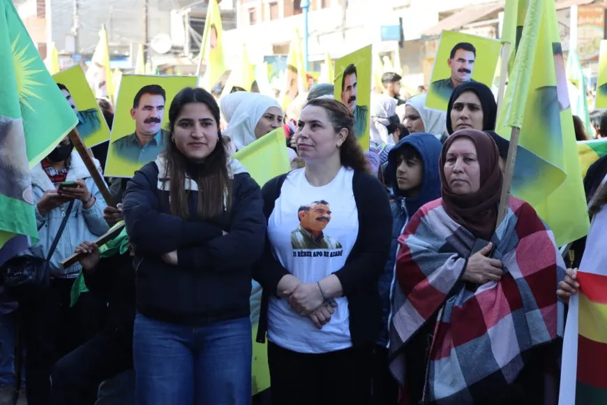 الآلاف في سبع مدن يطالبون بالحرية الجسدية للقائد وبحلّ عادل للقضية الكردية