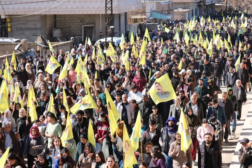 الآلاف في سبع مدن يطالبون بالحرية الجسدية للقائد وبحلّ عادل للقضية الكردية