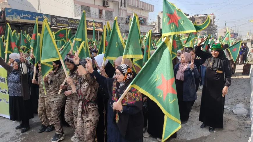 مسيرتان في الحسكة وقامشلو دعماً لمكتسبات ثورة المرأة ومساندة وحدات حماية المرأة