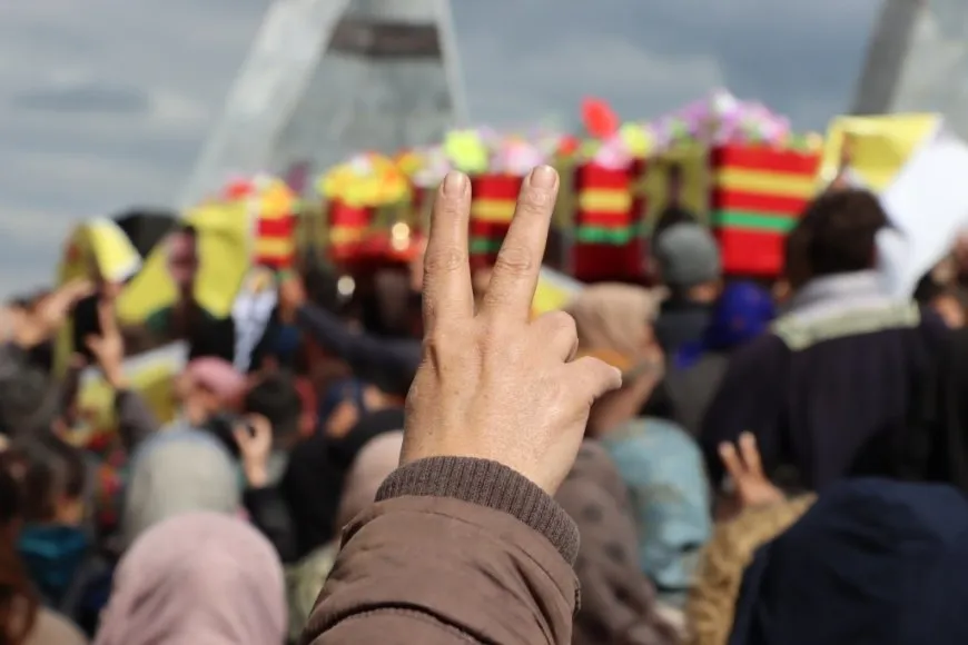 مراسم تشييع لـ 7 شهداء في كوباني