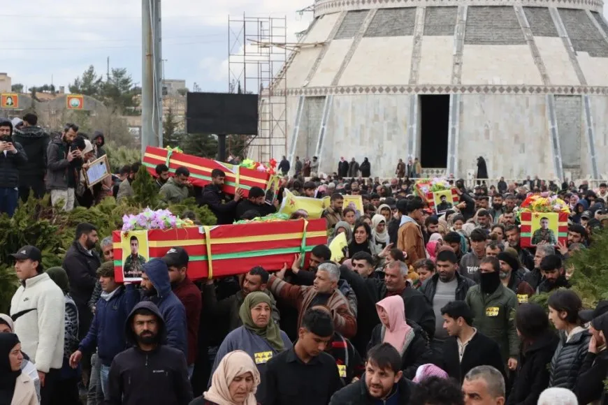 مراسم تشييع لـ 7 شهداء في كوباني
