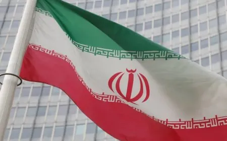 مسؤول إيراني: نقترب من حسم خلافة خامنئي 