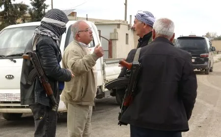 ستّيني من كركي خلو يواصل الحراسة ليلاً ونهاراً في إطار النفير العام