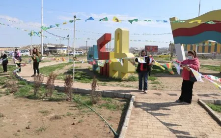 تزيين شوارع الحسكة احتفالاً بنوروز