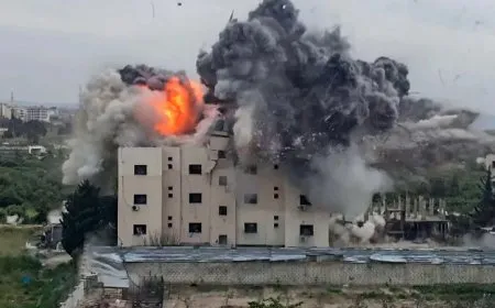 الصحة اللبنانية: مقتل 12 من الطواقم الطبية بغارة إسرائيلية جنوب لبنان