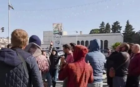 أصحاب البسطات في حماة يشككون بجدوى قرار نقلهم ويحذّرون من تهديد أرزاقهم