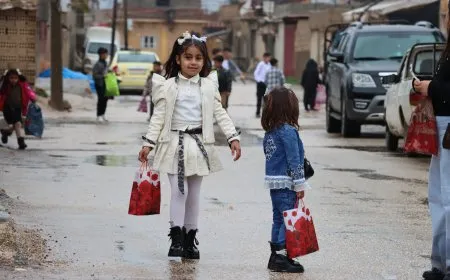 فرحة الأطفال بالعيد تملأ شوارع الجزيرة رغم زخات المطر