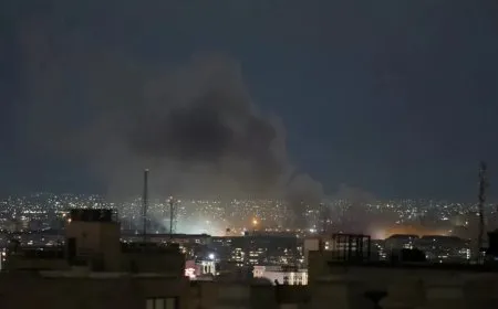 5 قتلى في ضربات أمريكية إسرائيلية على رصيف بحري إيراني