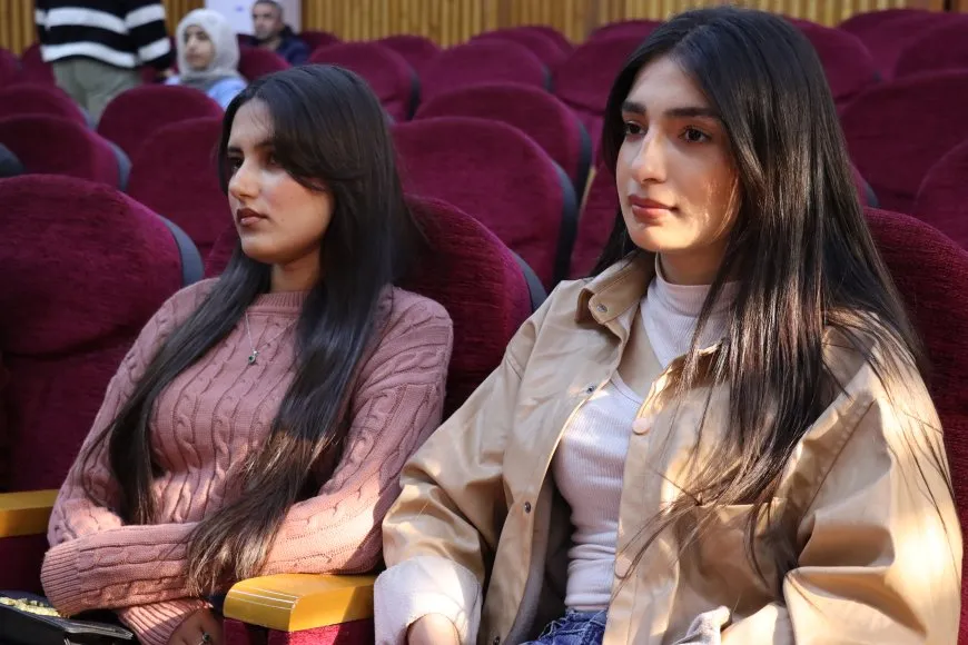 أمسية شعرية باللغة الكردية في جامعة روج آفا