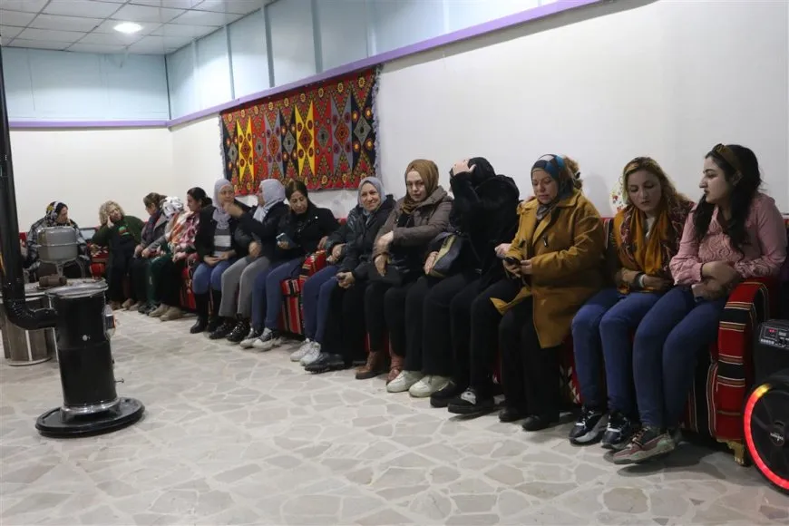 عضوات مؤتمر ستار يزرن الحواجز الأمنية ويستذكرن الشهداء