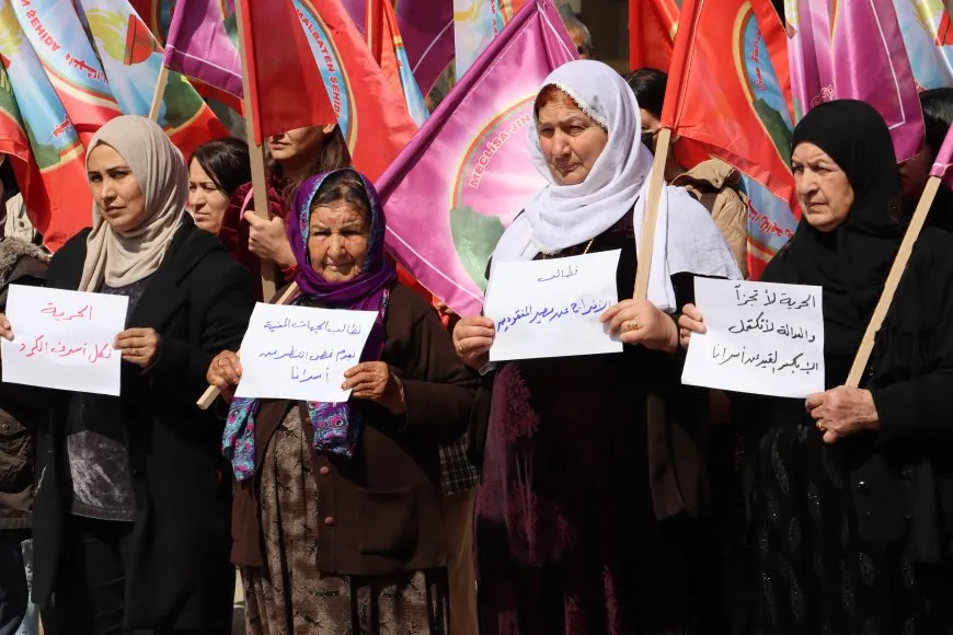 مجالس عوائل الشهداء تطالب بالإفراج الفوري عن الأسرى 