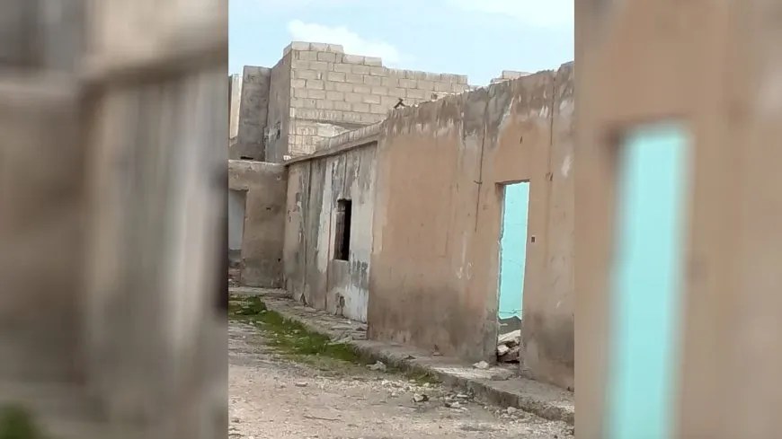 نهب منازل مهجّرين في سري كانيه قبيل انسحاب بعض مرتزقة الاحتلال التركي منها