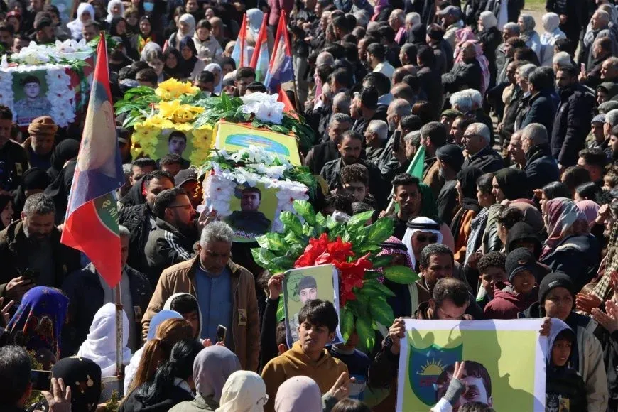 تشييع جثامين خمسة شهداء إلى مزار الشهيد خبات ديرك