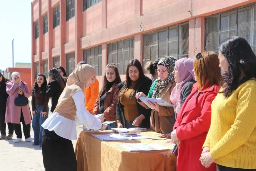 توزيع الجلاء المدرسي على طلبة الجزيرة