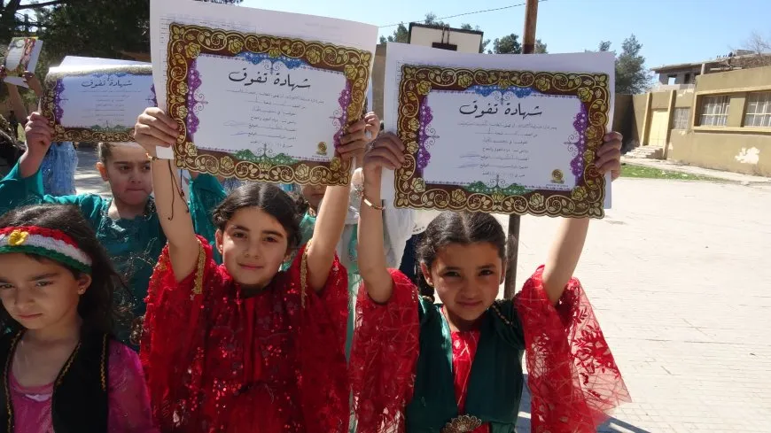 توزيع الجلاء المدرسي على طلبة الجزيرة