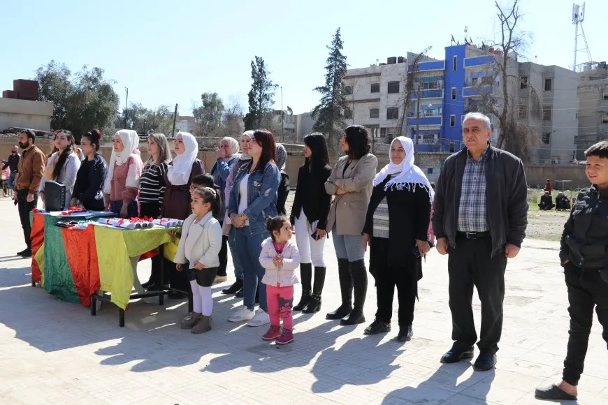 توزيع الجلاء المدرسي على طلبة الجزيرة