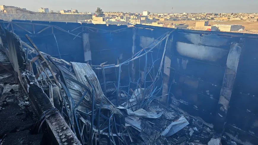 حريق يلتهم مبنى تلفزيون روناهي في قامشلو