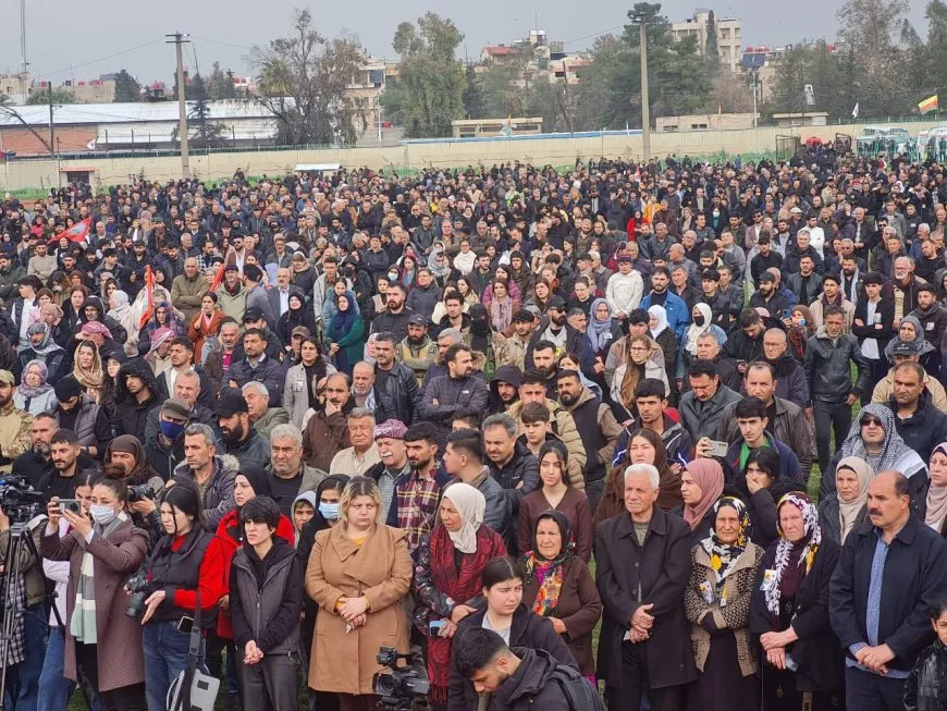 بدء مراسم وداع الشهيد صالح مسلم في قامشلو