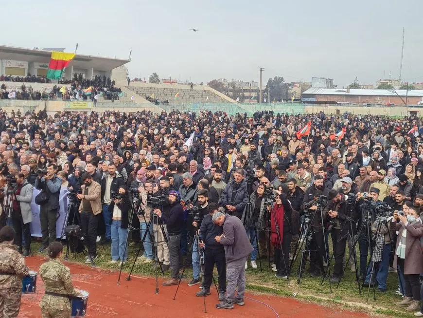 بدء مراسم وداع الشهيد صالح مسلم في قامشلو