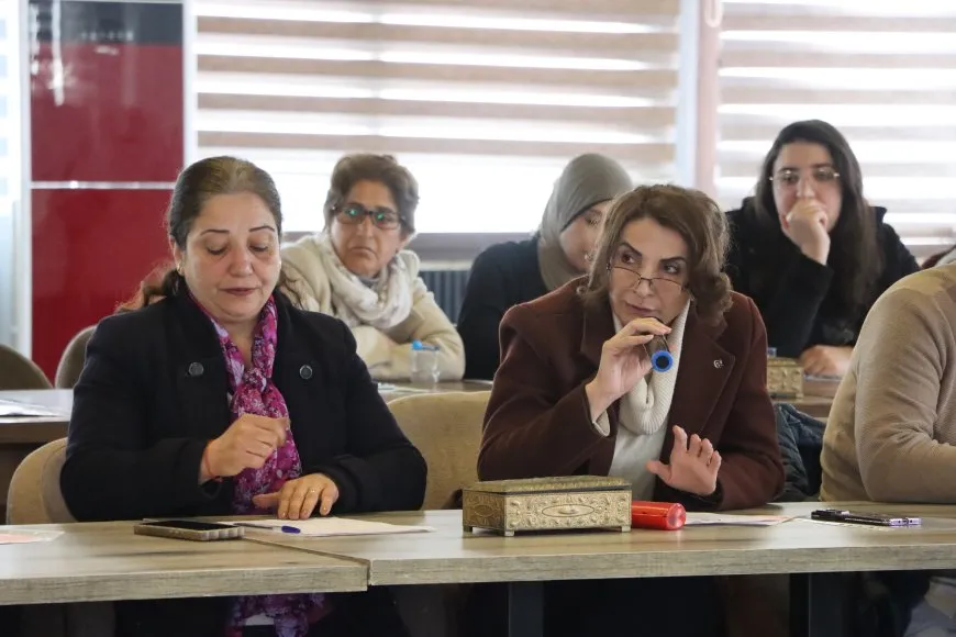 مناقشة آراء ومطالب النساء في سوريا
