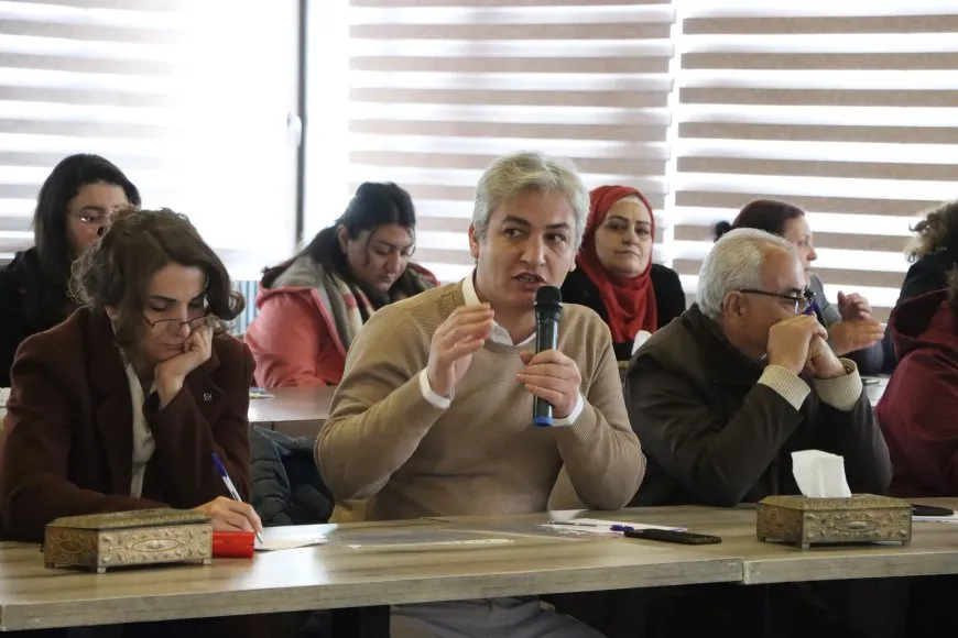 مناقشة آراء ومطالب النساء في سوريا