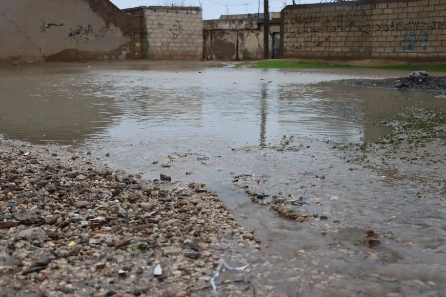 تسرب المياه إلى منازل قامشلو وجل آغا وخسائر زراعية كبيرة في تربه سبيه نتيجة الامطار