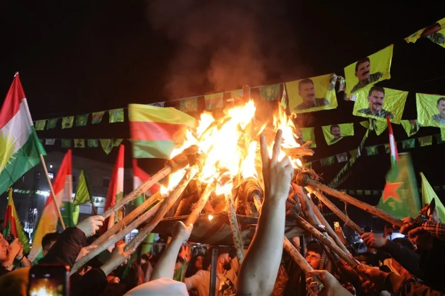 إيقاد شعلة نوروز في مدن روج آفا