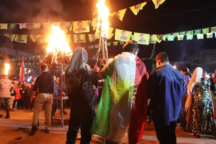 إيقاد شعلة نوروز في مدن روج آفا