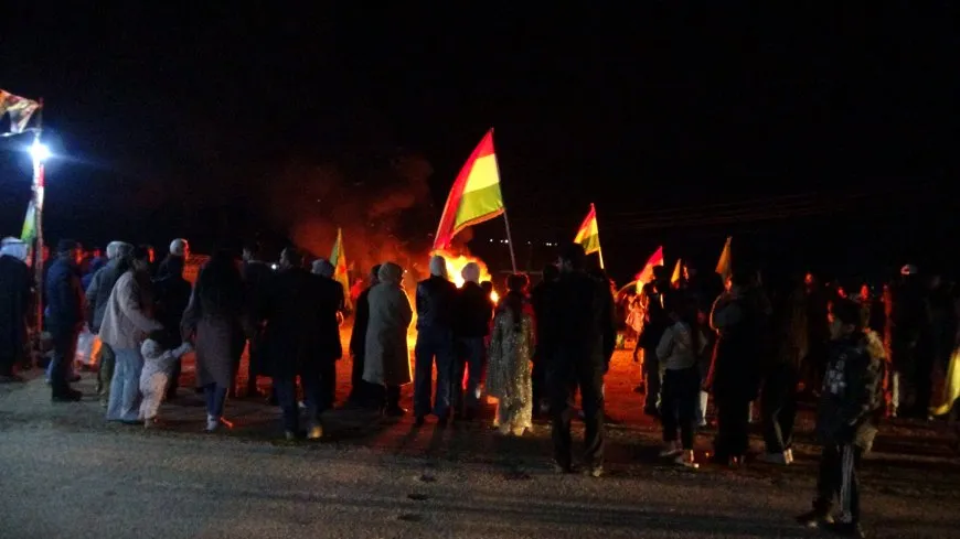 إيقاد شعلة نوروز في مدن روج آفا