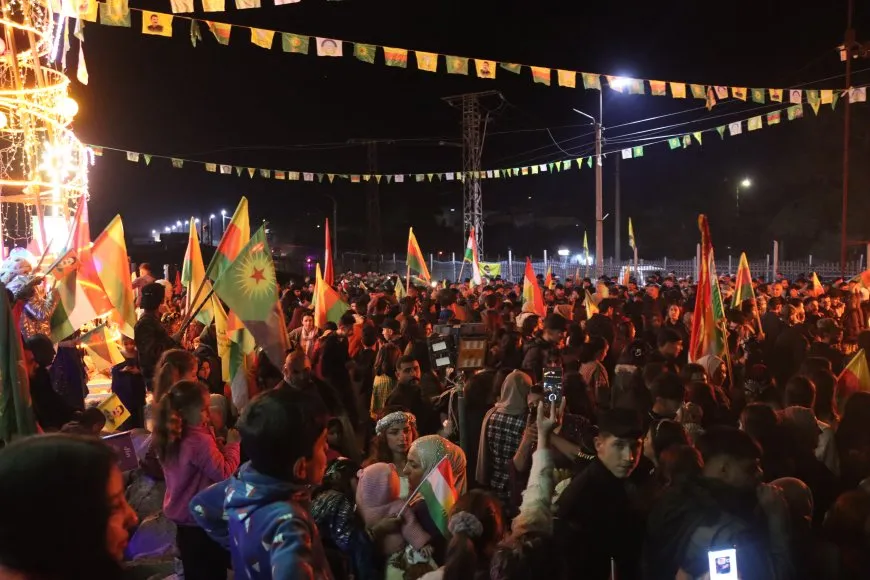 إيقاد شعلة نوروز في مدن روج آفا