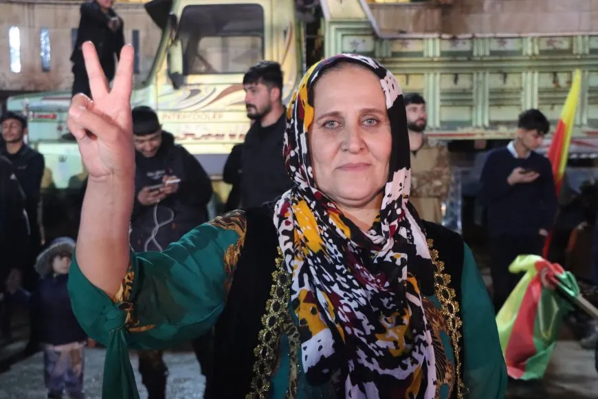 إيقاد شعلة نوروز في مدن روج آفا