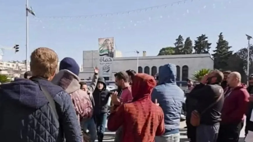أصحاب البسطات في حماة يشككون بجدوى قرار نقلهم ويحذّرون من تهديد أرزاقهم